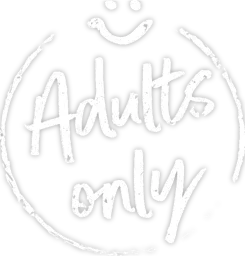 Grafik mit weißem Schriftzug Adults Only für Luxushotel Hüttenhof