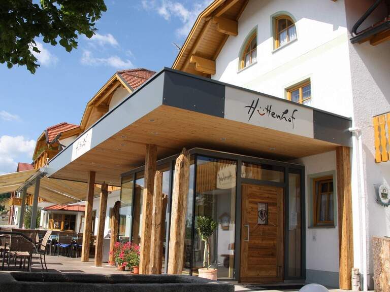 Außenansicht Hotel Hüttenhof Bayerischer Wald