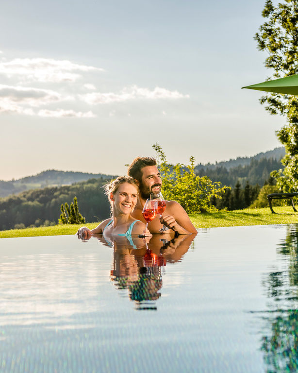 Wellnesshotel Bayern - Adults Only mit Aussenpool und Poolbar - Wellness Bayerischer Wald am Nationalpark
