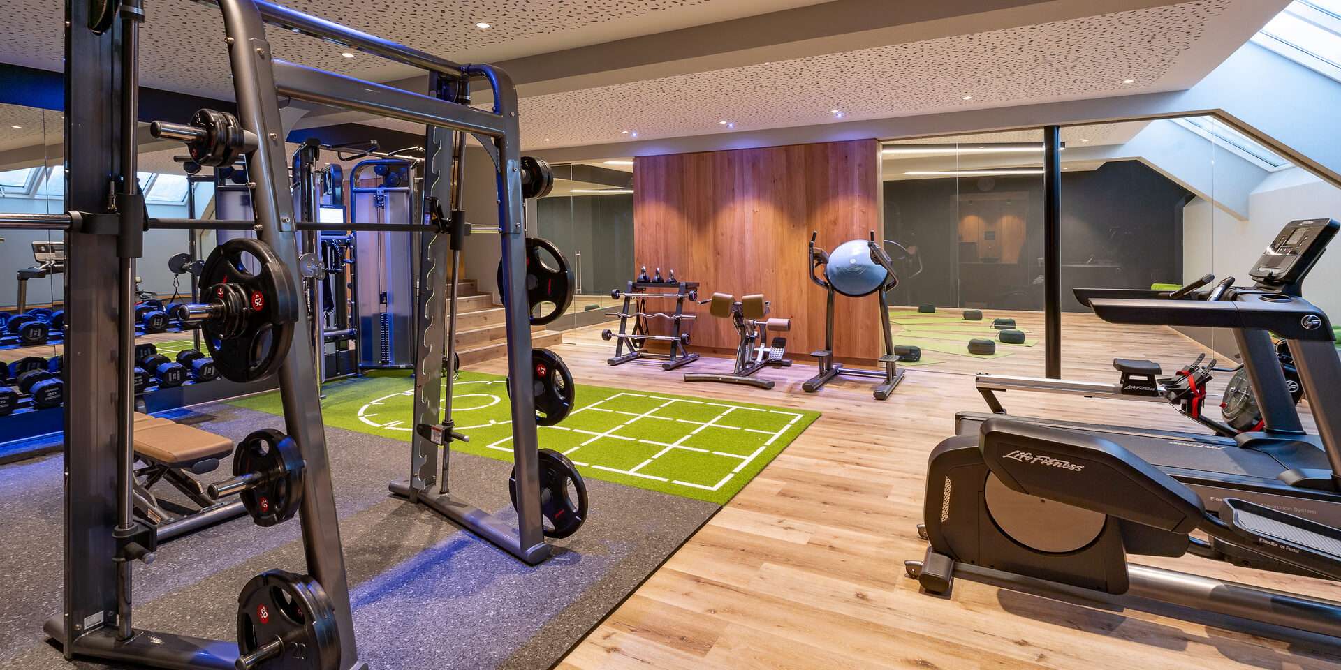 Fitnessraum Hotel Hüttenhof Erwachsenenhotel Bayerischer Wald