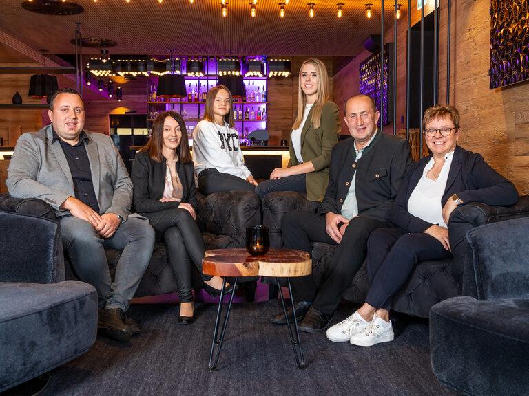 Familie Paster - Inhaber geführtes Wellness Hotel Bayern im Bayerischen Wald, das 4 Sterne Wellnesshotel Hüttenhof Familie Paster - Inhaber geführtes Wellness Hotel Bayern im Bayerischen Wald, das 4 Sterne Wellnesshotel Hüttenhof