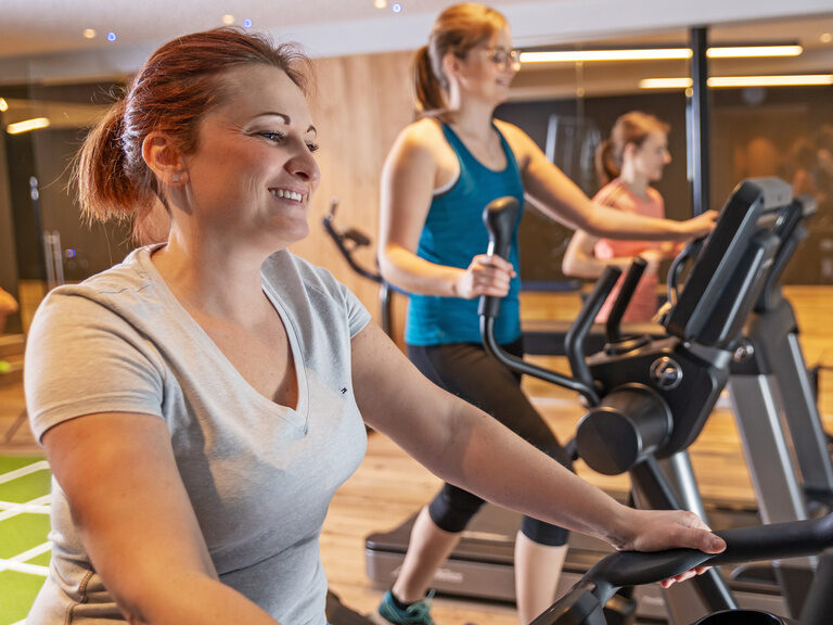 Fitnessraum mit Stepper - fit werden im Wellnesshotel Bayerischer Wald