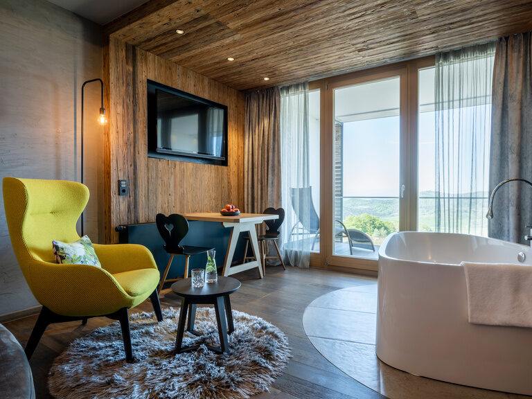 Romantische Suite mit Wirhlpool im Zimmer - Wellness Bayerischer Wald im Adullts Only Welnesshotel Bayern Romantische Suite mit Wirhlpool im Zimmer - Wellness Bayerischer Wald im Adullts Only Welnesshotel Bayern buchen