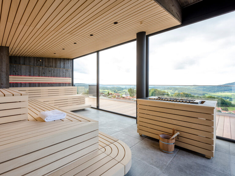 Panorama-Sauna mit Blick auf Bayerischen Wald im Hüttenhof