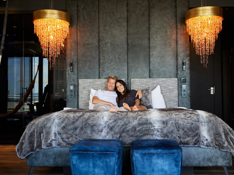 Romantik im Hotel Bayerischer Wald - Ihr 4 Sterne Superior Wellnesshotel Bayern mit Romantiksuite, ideal für verliebte Romantik im Hotel Bayerischer Wald - Ihr 4 Sterne Superior Wellnesshotel Bayern mit Romantiksuite, ideal für verliebte