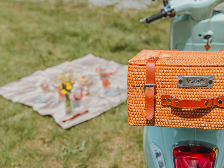 Verspa Verleih mit Picknickkorb Verspa Verleih mit Picknickkorb