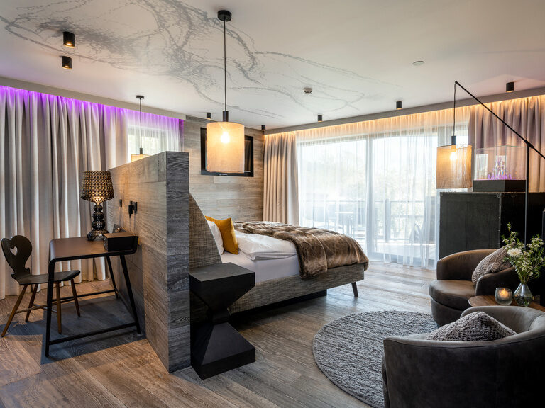 Wellness Suite im 4 Sterne Supberior Wellnesshotel Bayerischer Wald mit Whirlpool und privater Sauna Wellness Suite im 4 Sterne Supberior Wellnesshotel Bayerischer Wald mit Whirlpool und privater Sauna