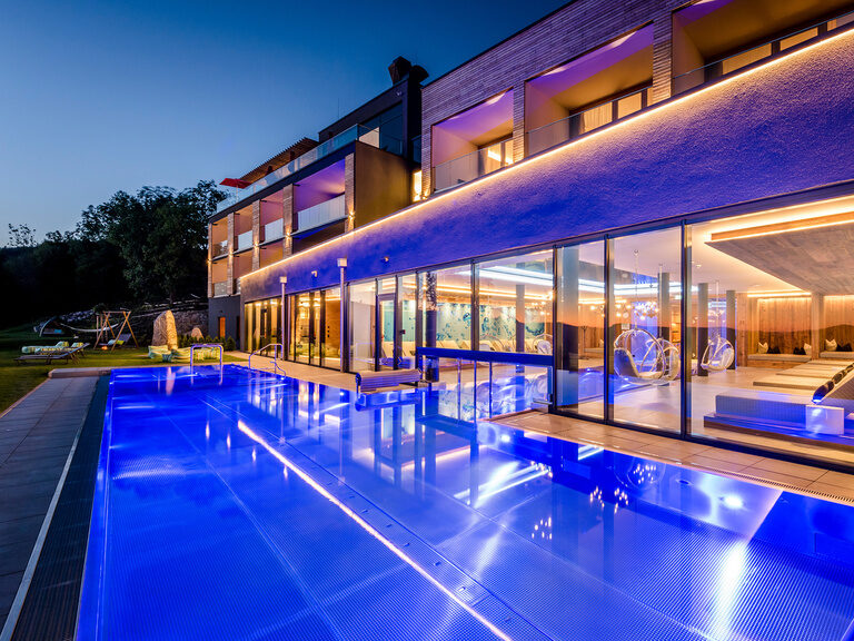 Wellnesshotels Bayerischer Wald - 4 Sterne Superior Wellnesshotel Bayerischer Wald mit InfinityPool